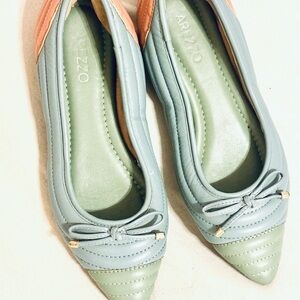 Arezzo Brazilian Leather Women's Blue and Pink Bow Flats US 6 Bra 35 UK4 EUC